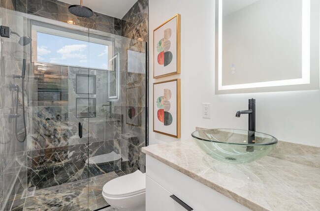 Building Photo - 48 Fern Ave