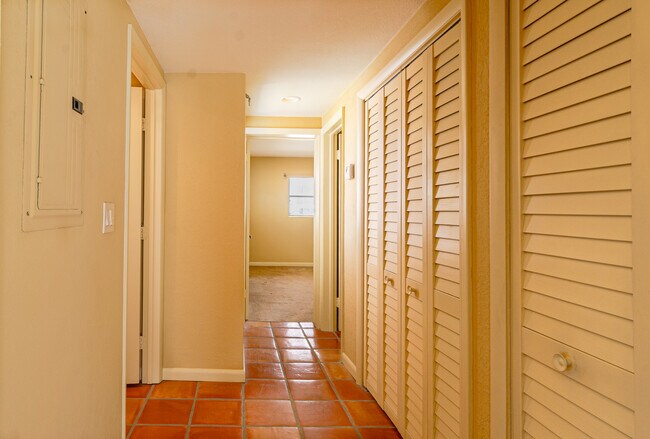 Building Photo - El Dorado Club