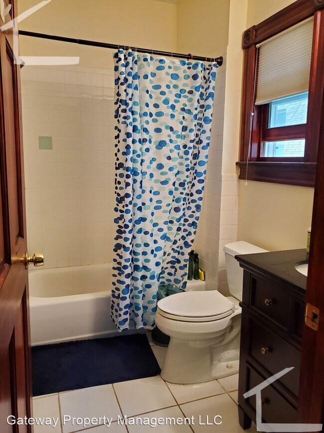 Building Photo - 4 br, 2 bath House - 173 Babcock St #1