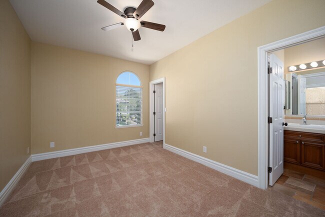 Third bedroom with walk-in closet. - 2850 Bronzino Ct