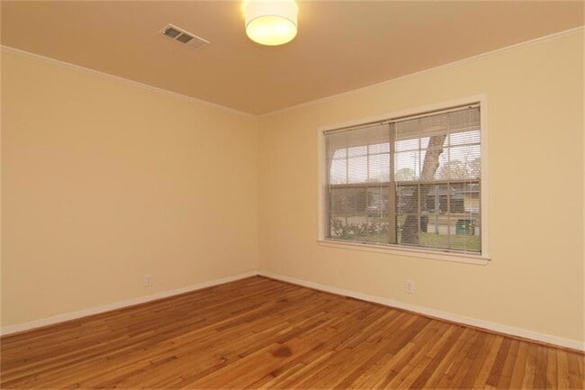 Building Photo - 8526 Friendship Rd