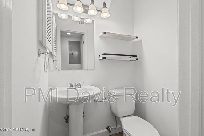 Building Photo - 2300 Twelve Oaks Dr