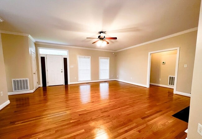 Building Photo - Pfafftown 3 Bedroom, 2 Bathroom Rare Gem i...