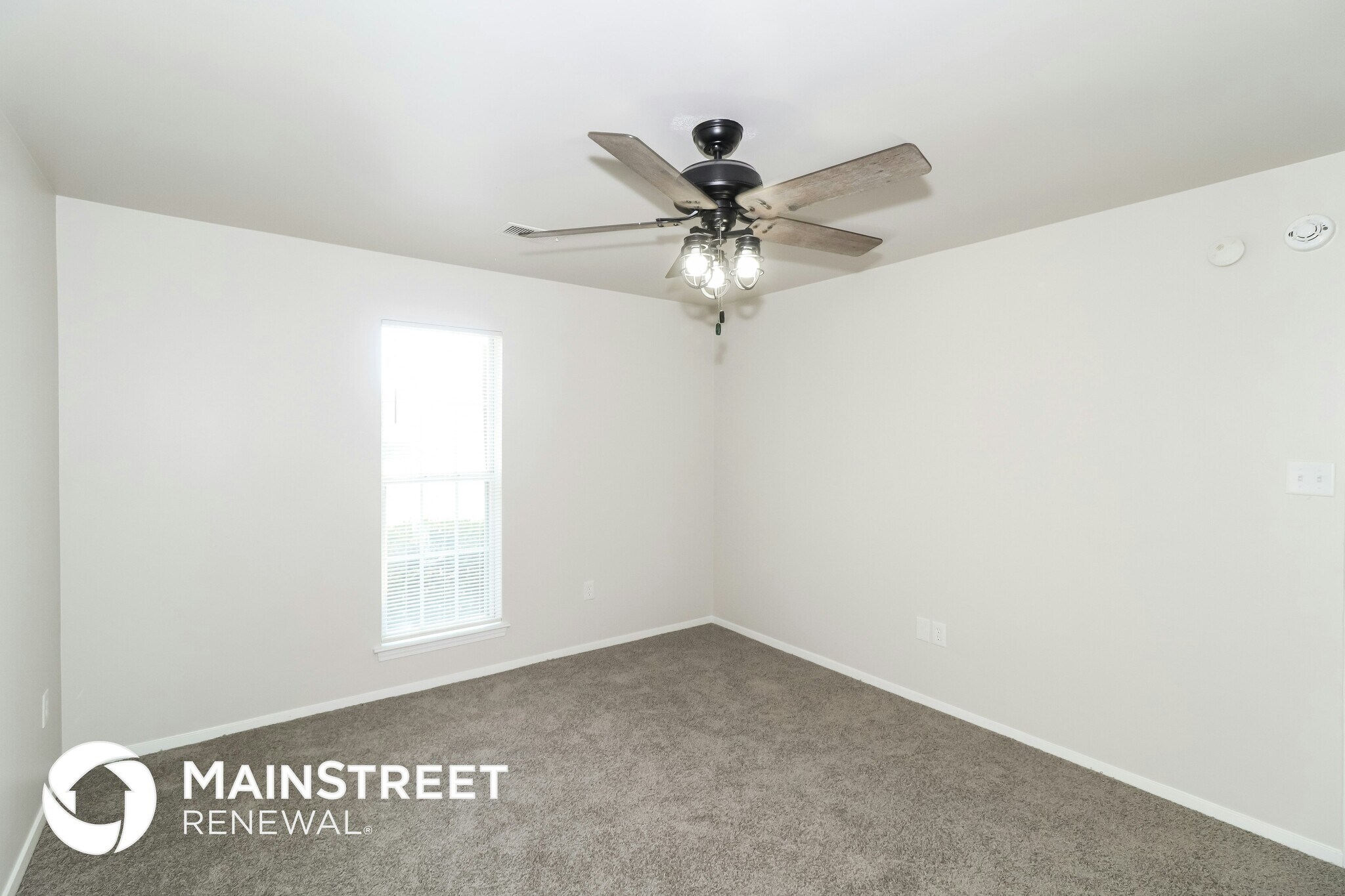 Building Photo - 10626 Oak Leaf Dr