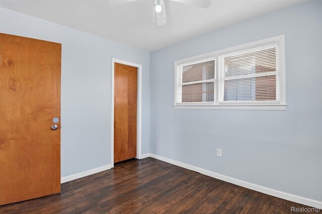 Building Photo - 8154 Quinn St
