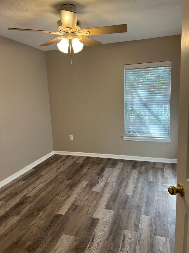 Building Photo - 13848 Herons Landing Way