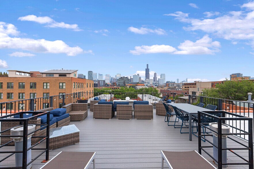 Building Photo - 17 N Loomis St