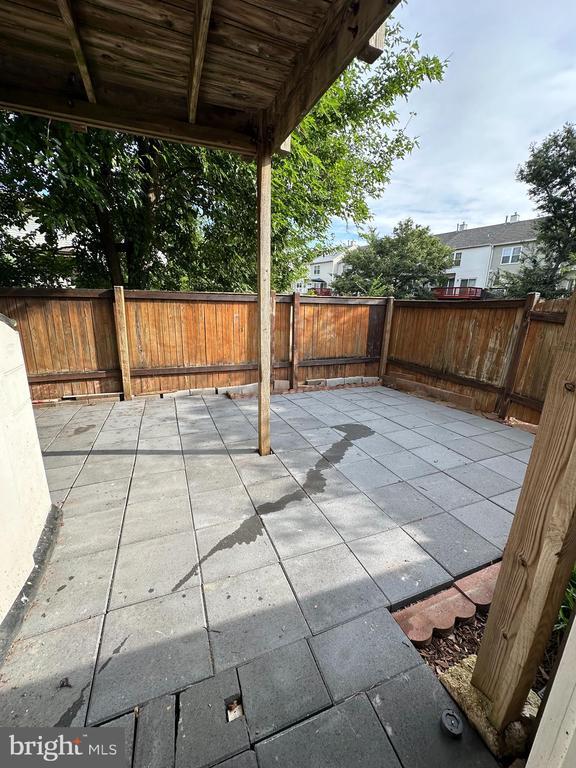 Building Photo - 4002 Summer Hollow Ct