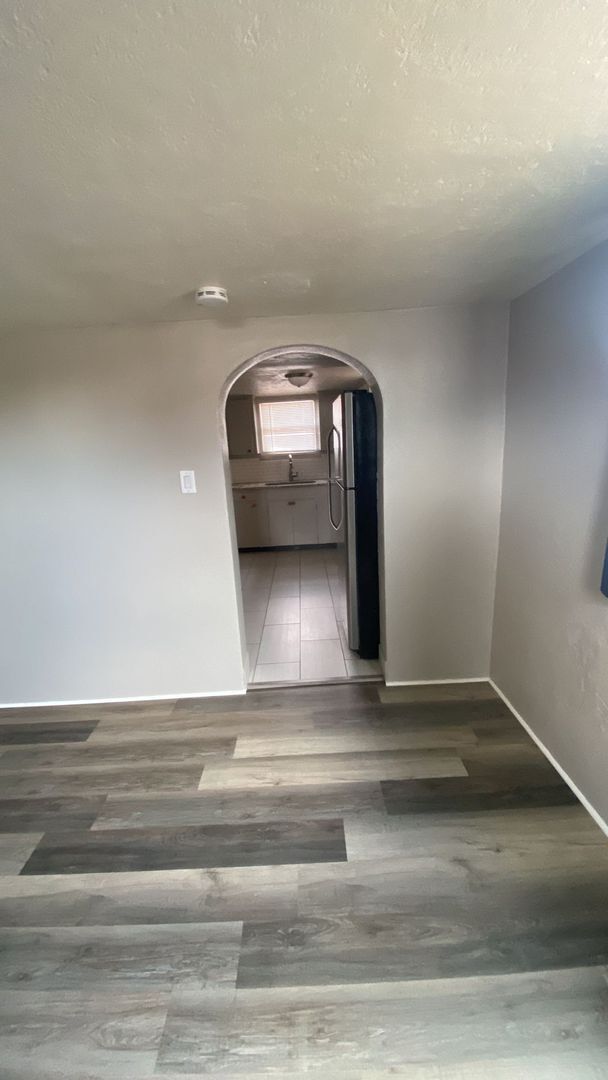 Building Photo - Nice Basement Duplex