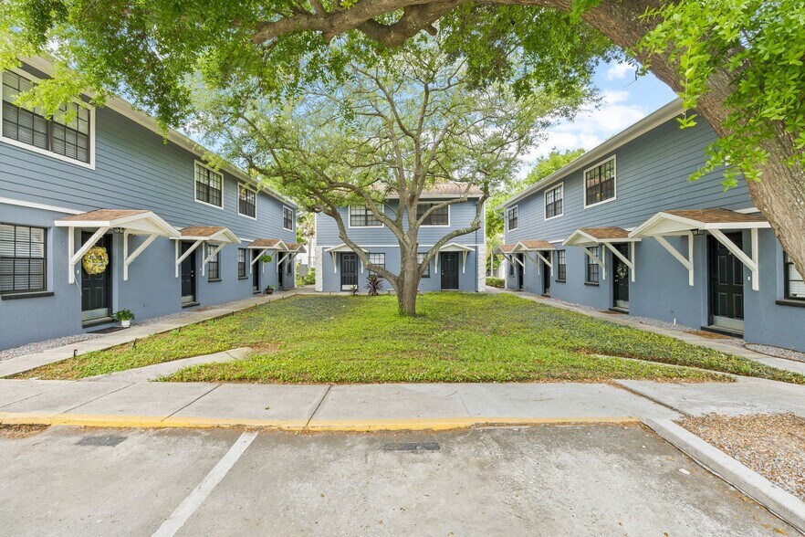 Building Photo - 5045 S Albany Ave