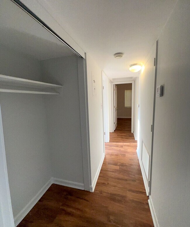 Building Photo - Pet Friendly 4BR/2BA Home Near UF Available for Fall 2026!