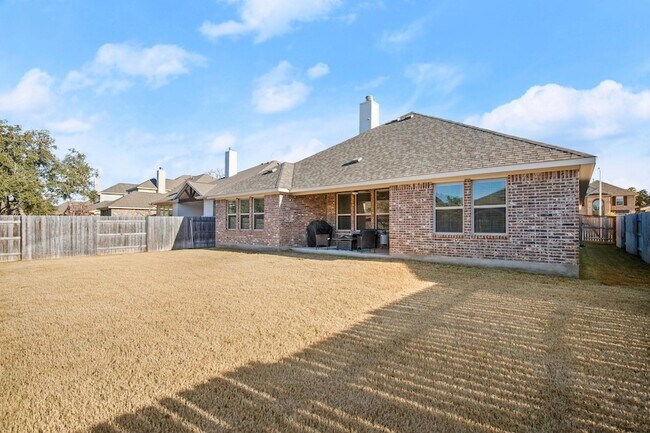 Building Photo - 120 Red Granite Rd