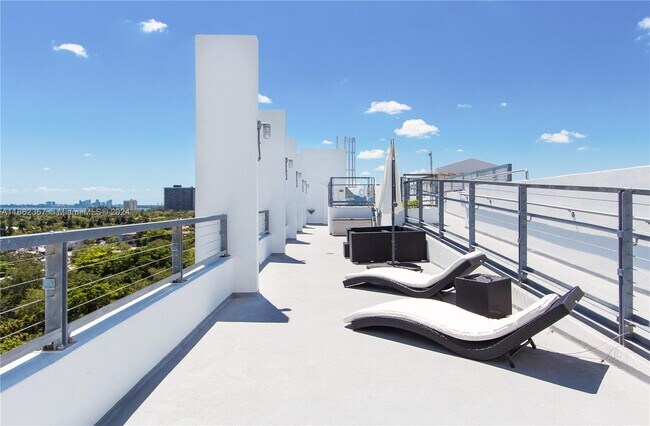 Building Photo - 8101 Biscayne Blvd
