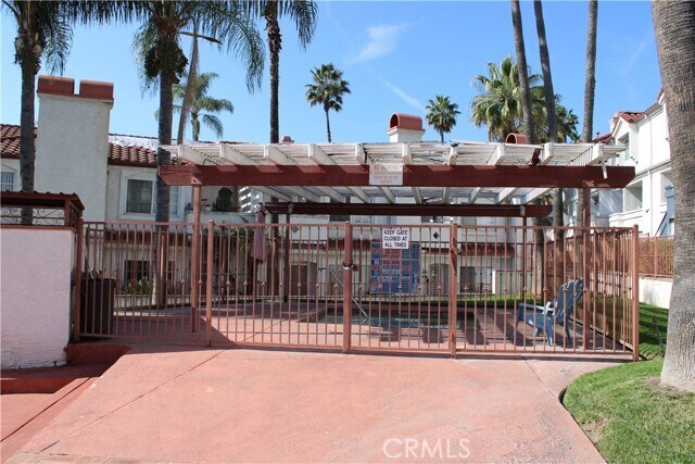 Building Photo - 260 E Beverly Blvd