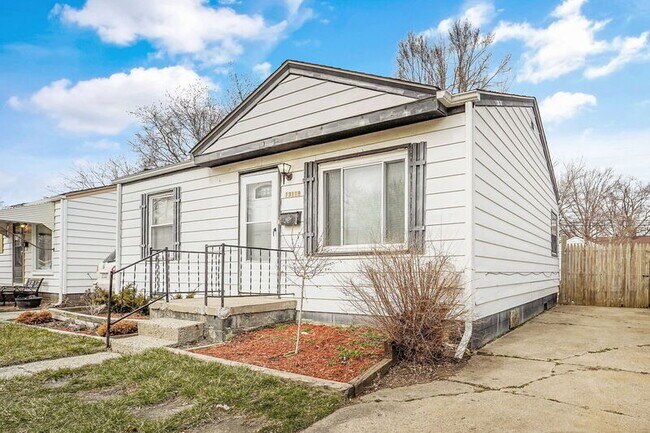 Building Photo - 13119 Sherman Ave