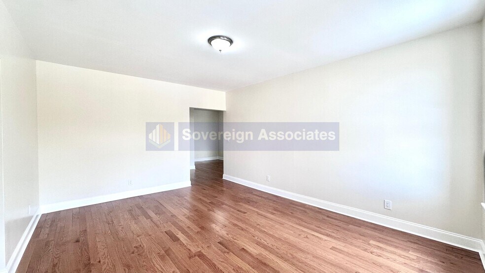 Building Photo - 1803 Riverside Dr