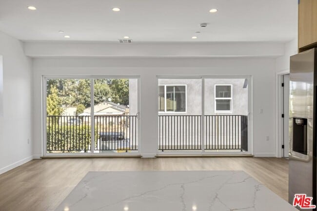 Building Photo - 10828 Hesby St