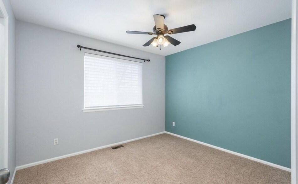 Building Photo - 2527 S Andes Cir