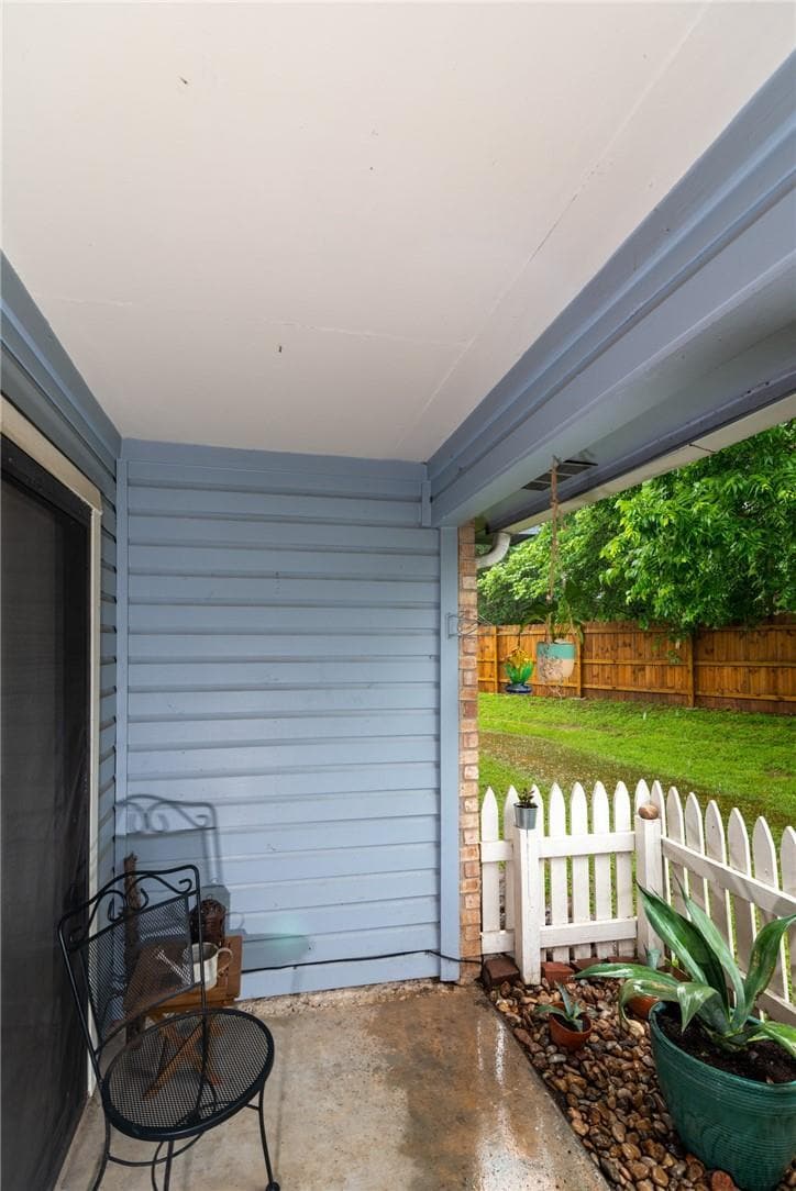 Building Photo - 1601 Faro Dr