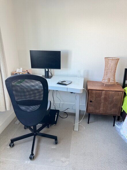 Building Photo - 45079 Insight St