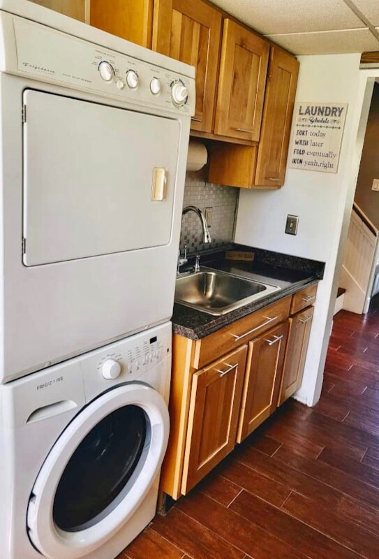 Building Photo - 202 Edgewater Dr