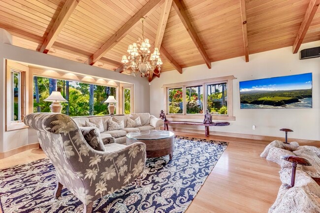 Building Photo - 275 Haumana Rd