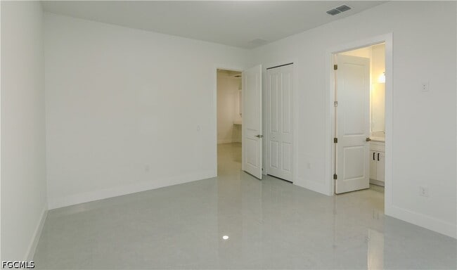 Building Photo - 141 Harold Ave S