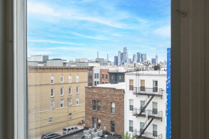 NYC Views - 417 Jackson St