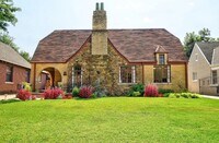 Building Photo - 212 Edgemere Ct
