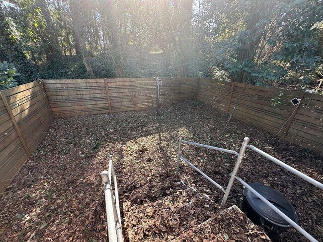 Building Photo - Charming 2BR Duplex in Durham’s Lakewood District