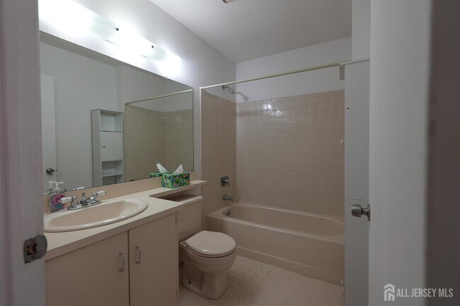 Building Photo - 41 Morgan Pl