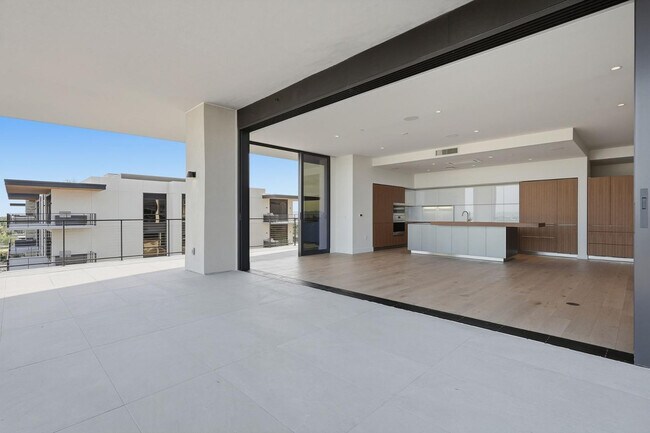 Building Photo - 4849 N Camelback Rdg Dr