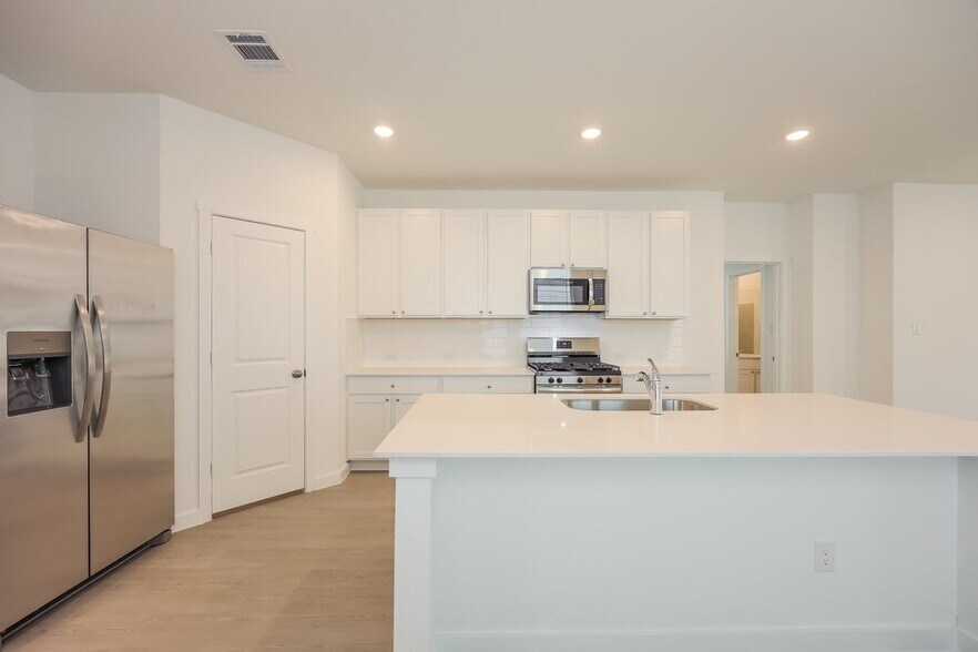 Building Photo - 526 Kayden Ct