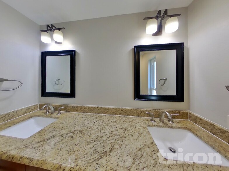 Building Photo - 1866 Belleair Rd