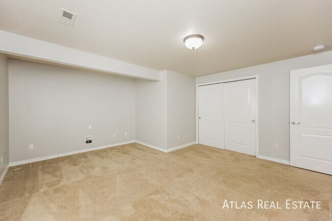 Building Photo - 7045 Wood Lily Dr
