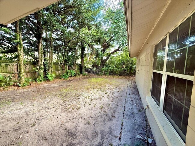 Building Photo - 2810 Flowertree Rd