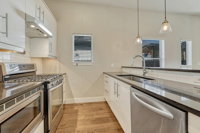 Building Photo - 534 S Lincoln St