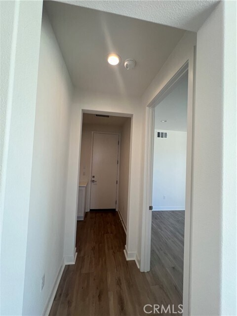 Building Photo - 36318 Warren Dr
