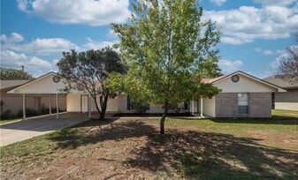 Building Photo - 309 Briarwood Dr