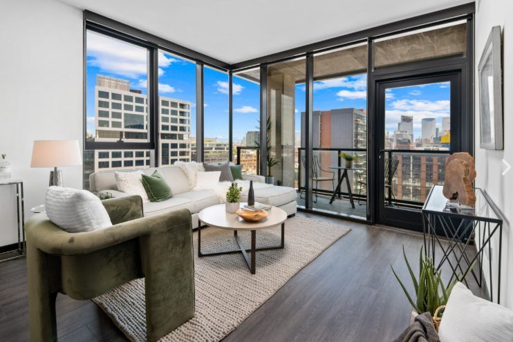 Building Photo - 1390 W Randolph St