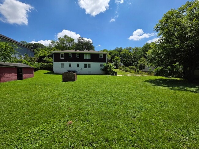 Building Photo - Updated 2-Bedroom, 1-Bath Ground-Floor Dup...