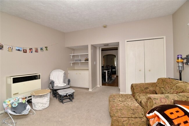 Building Photo - 2408 Eardley Rd