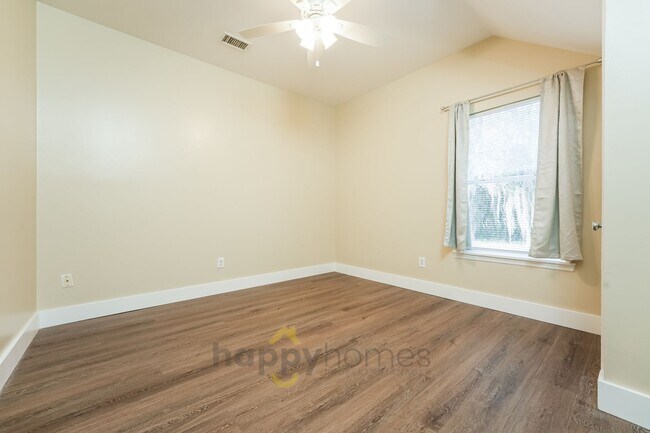 Building Photo - 2 Bed 2 Bath on Johns Island
