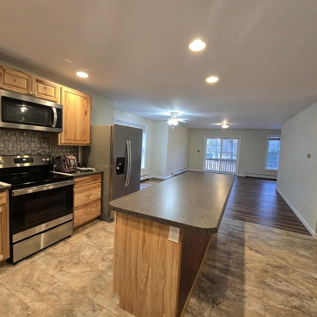 Building Photo - 315 Old Concord Turnpike