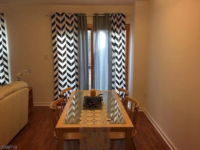 Building Photo - 5 Pheasant Run