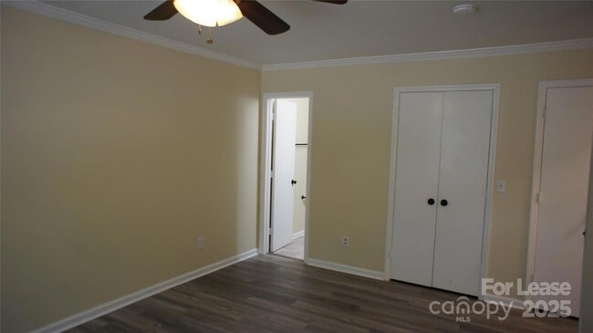 Building Photo - 8306 Summerglen Cir
