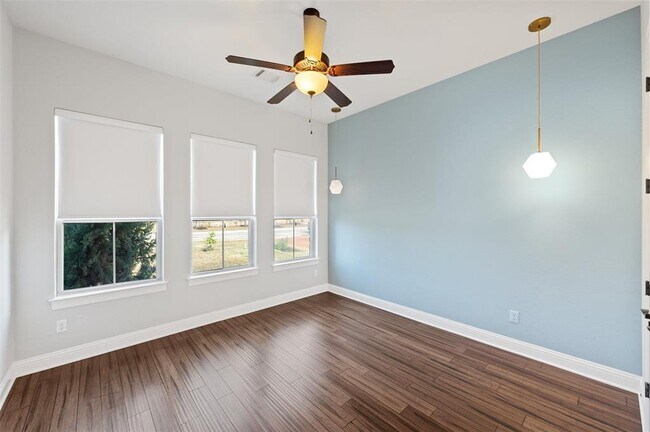 Building Photo - 203 Serene Hilltop Cir