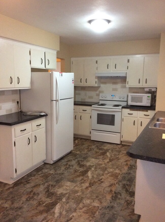Building Photo - 269 Flintridge Dr