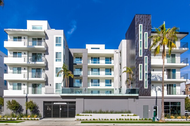 Building Photo - MODERNO Metro Luxury Living