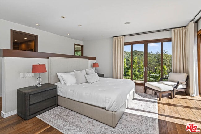 Building Photo - 1120 El Medio Ave